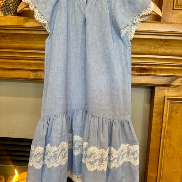 Brand New Tutto Picolo pale blue linen girls dress with lace details size 8. - Picture 3 of 4